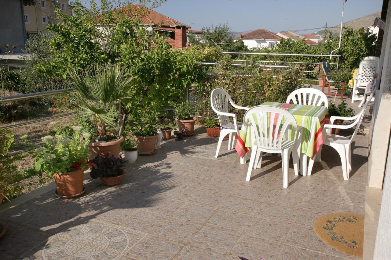 Appartamento House Peri Traù Esterno foto